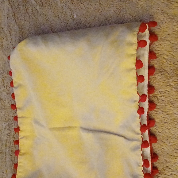 Holiday embroidered linen table runner red truck with tree - Picture 6 of 9